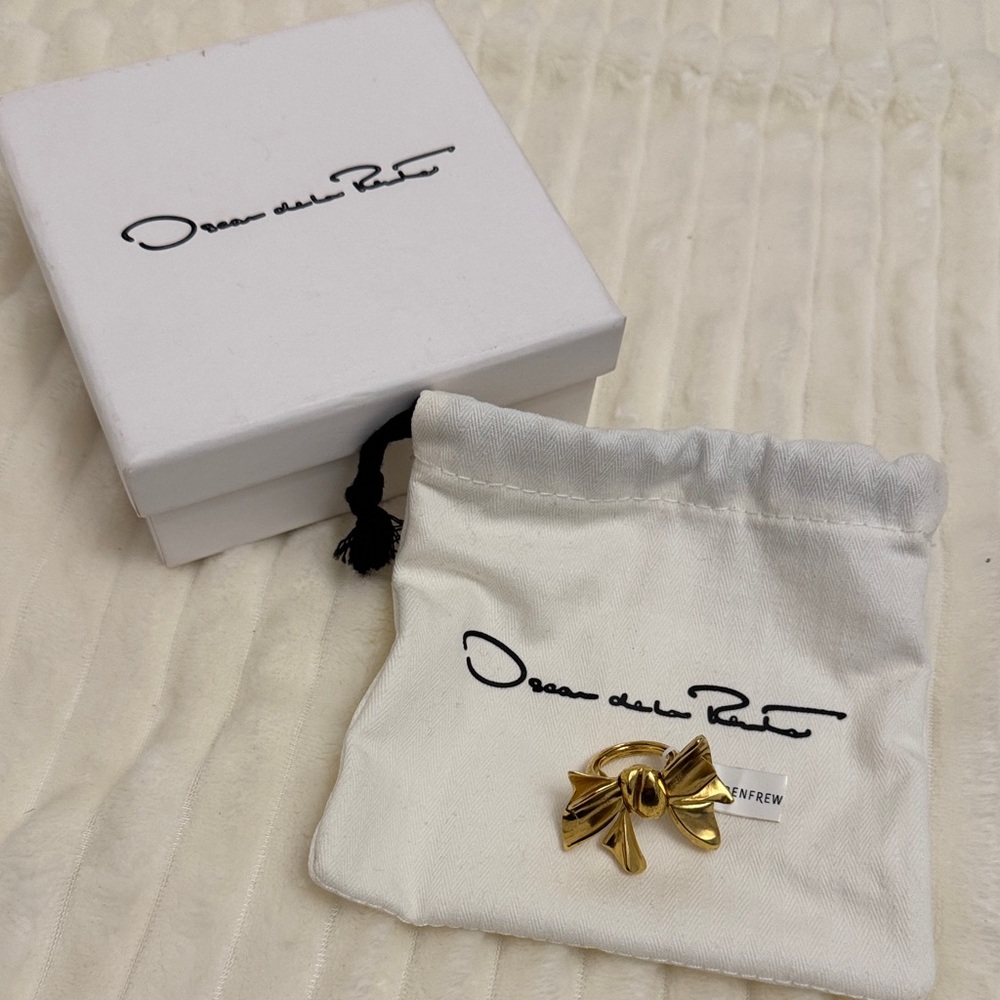 Oscar de la Renta Gold Ribbon Ring